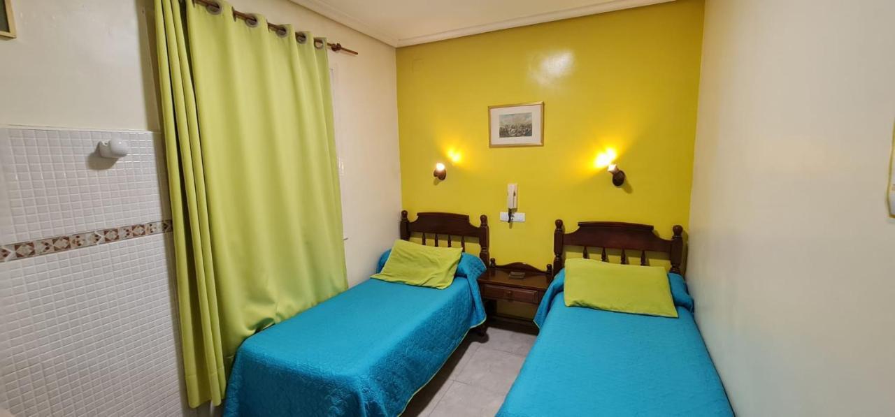 Hostal Ramon Y Cajal Валадоид Екстериор снимка