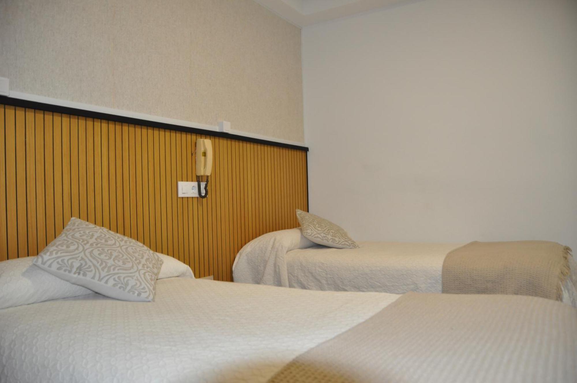 Hostal Ramon Y Cajal Валадоид Екстериор снимка