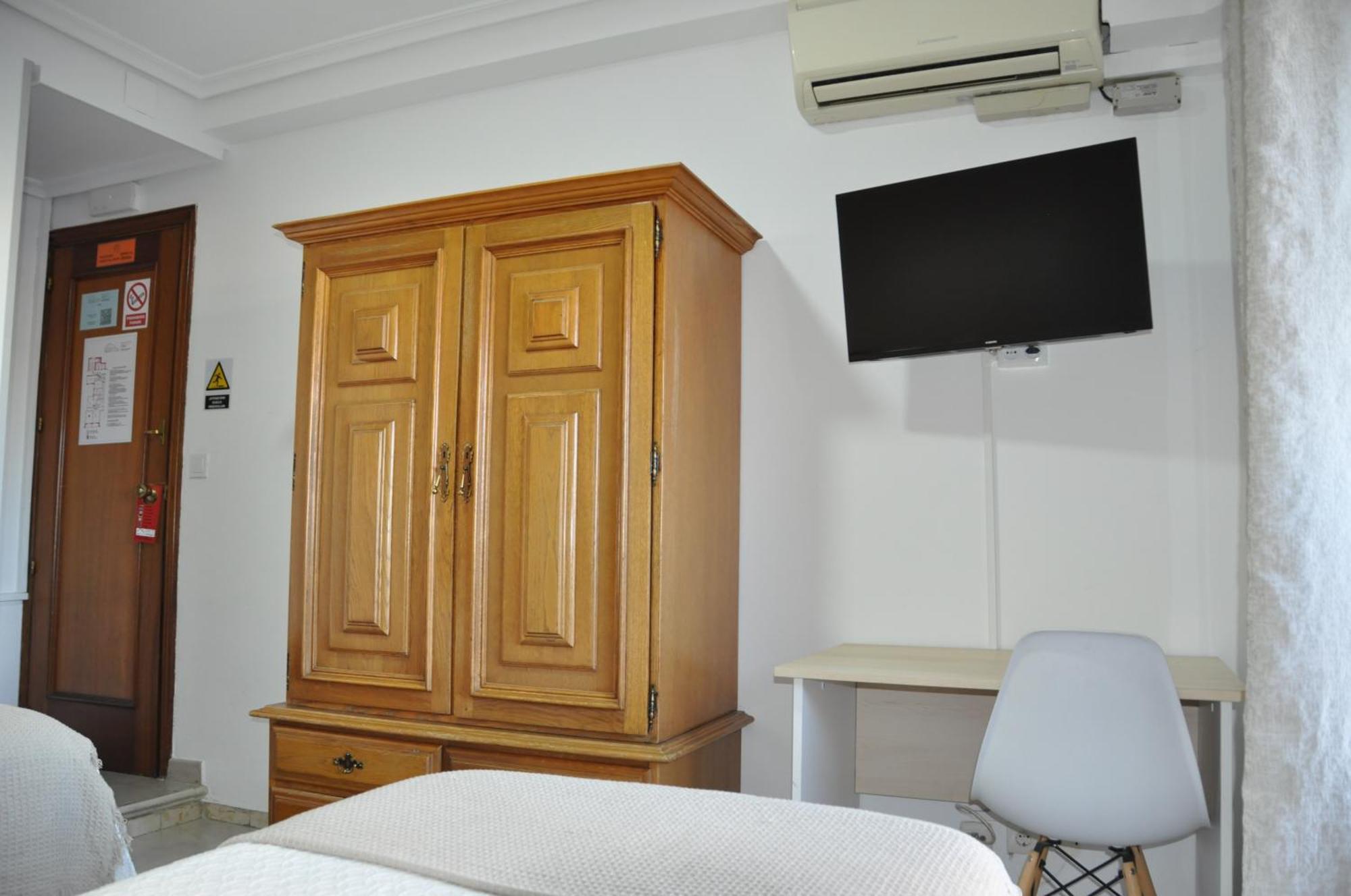 Hostal Ramon Y Cajal Валадоид Екстериор снимка