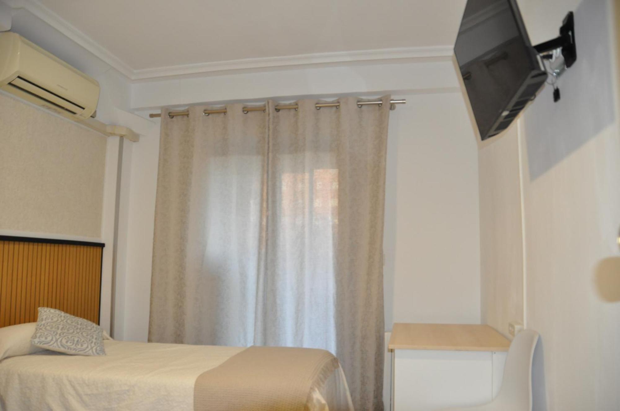 Hostal Ramon Y Cajal Валадоид Екстериор снимка